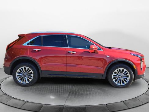 Used 2025 Cadillac XT4 Premium Luxury w/ Cold Weather Package FWD image 7
