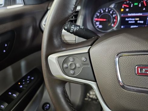 Used 2023 GMC Acadia SLT image 31