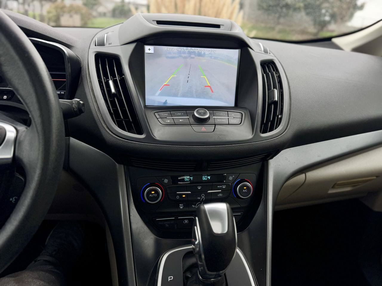Used 2017 Ford C-MAX Energi SE w/ Equipment Group 401A FWD image 28
