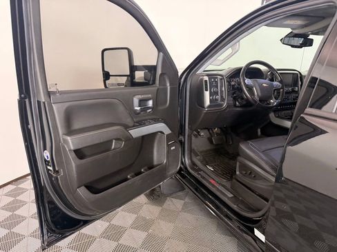 Used 2019 Chevrolet Silverado 2500 LTZ w/ Midnight Edition AWD/4WD image 15