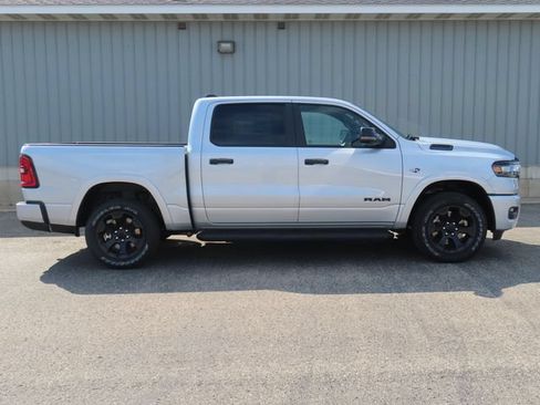 New 2026 RAM 1500 4x4 Crew Cab image 2