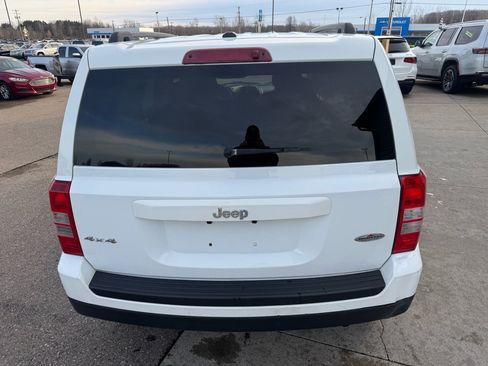 Used 2015 Jeep Patriot Sport image 6