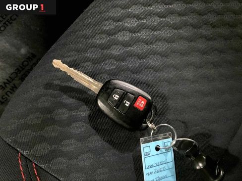 Used 2022 Toyota Tacoma SR5 w/ Technology Package RWD image 15