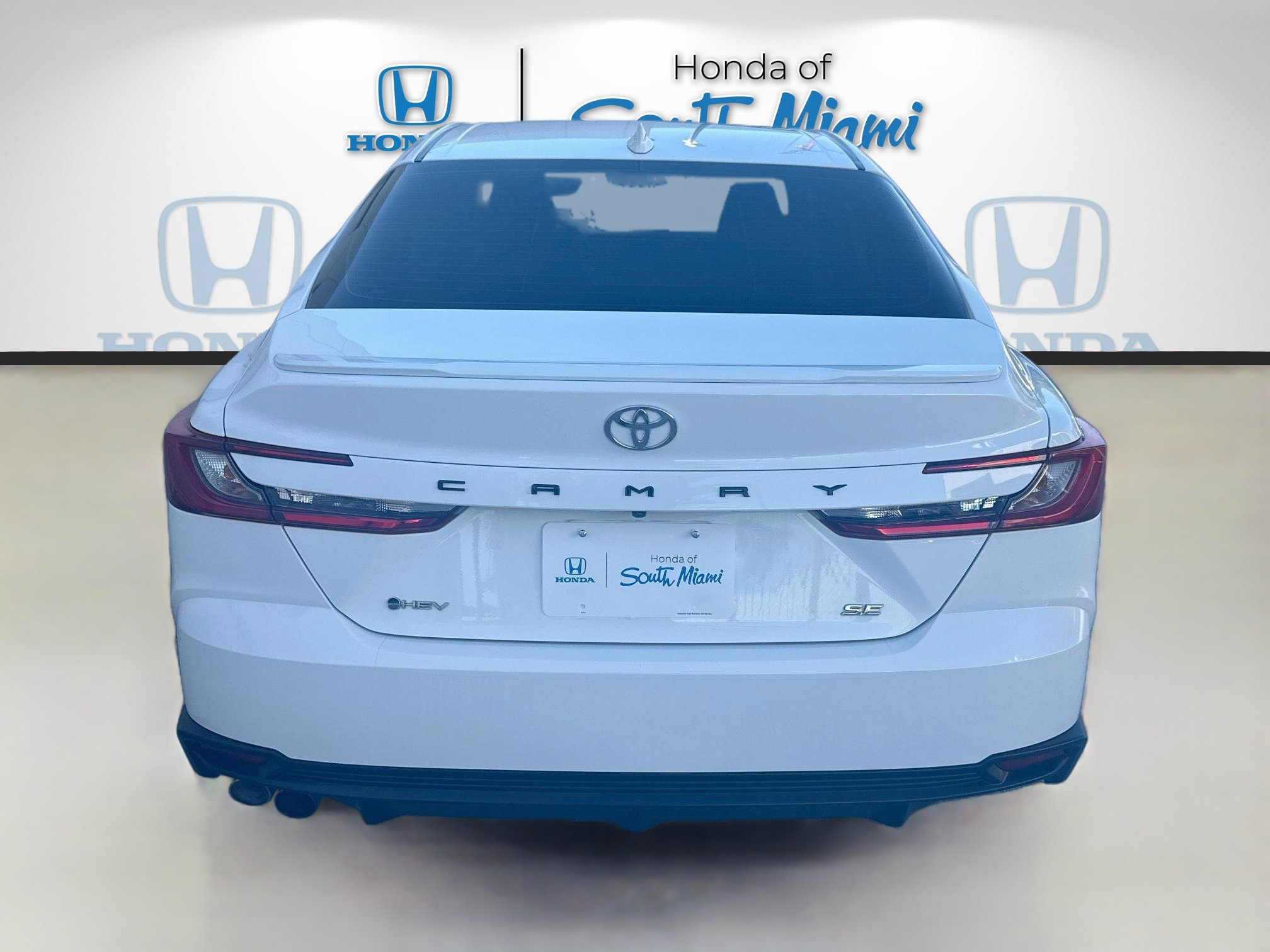 Used 2025 Toyota Camry SE w/ Convenience Package FWD image 6