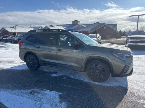 Used 2024 Subaru Ascent Onyx Edition image 9