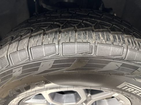 Used 2025 Ford Expedition Active AWD/4WD image 12