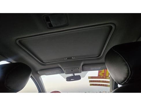 Used 2015 Nissan Sentra SR w/ SR Premium Package image 26