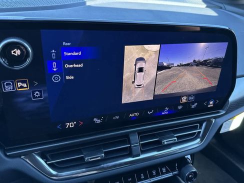 New 2026 Chevrolet Equinox EV LT image 16