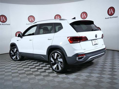 Used 2024 Volkswagen Taos SEL image 6