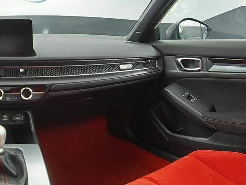 Used 2025 Honda Civic Type R image 15