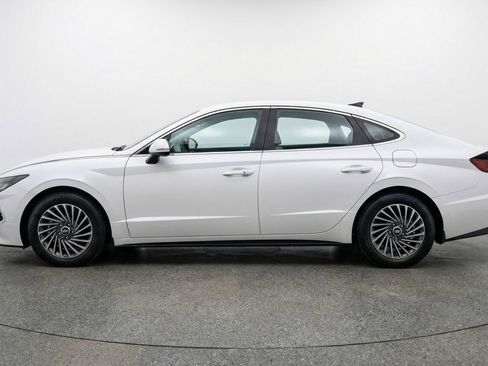 Used 2025 Hyundai Sonata SEL FWD image 5
