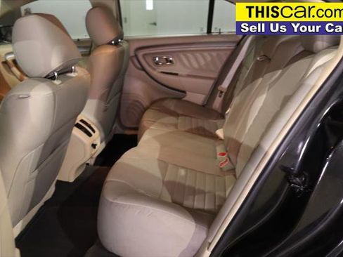 Used 2013 Ford Taurus SE image 18