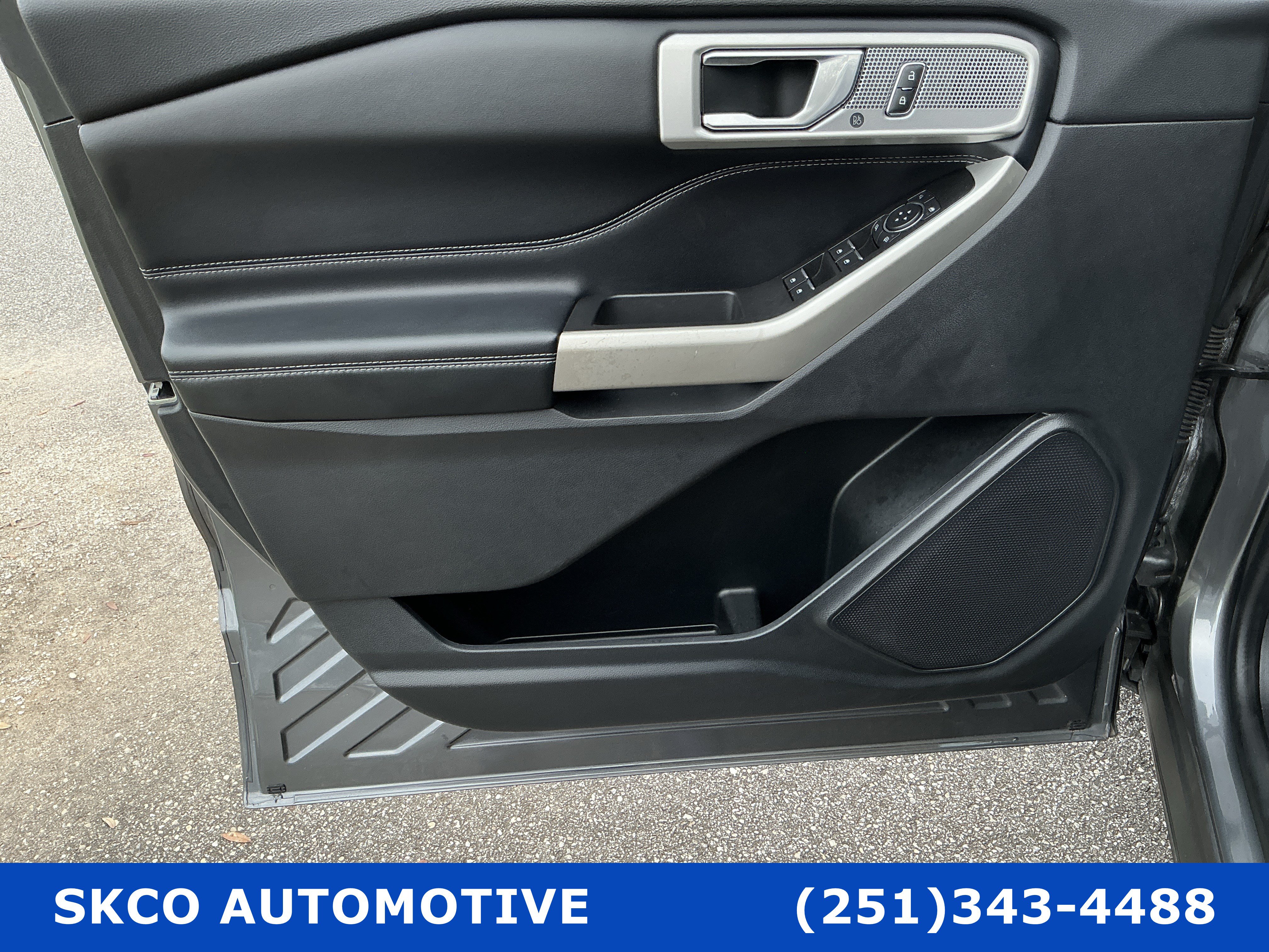 Used 2022 Ford Explorer Limited AWD/4WD image 12
