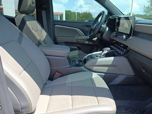 Used 2024 Chevrolet Colorado ZR2 w/ ZR2 Bison Edition AWD/4WD image 32
