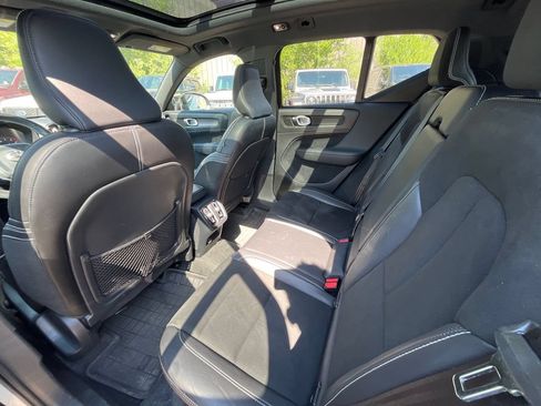 Used 2019 Volvo XC40 T5 R-Design AWD/4WD image 10