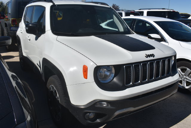 Used 2023 Jeep Renegade Latitude AWD/4WD image 3