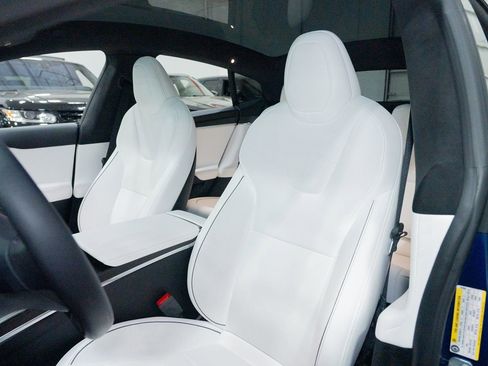 Used 2023 Tesla Model S Plaid image 24