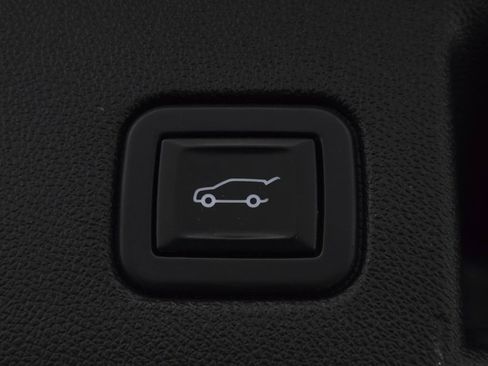 Used 2022 Chevrolet Equinox RS image 13