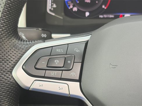 Used 2023 Volkswagen Atlas SEL R-Line AWD/4WD image 18