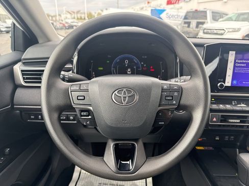 Used 2025 Toyota Camry LE image 26