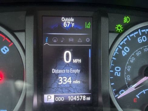 Used 2018 Toyota Tacoma TRD Sport w/ TRD Premium Sport Package RWD image 3