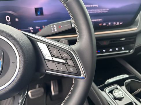 Used 2025 Buick Envision Sport Touring image 31