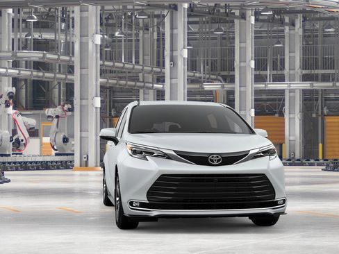 New 2026 Toyota Sienna Platinum image 16