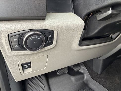 Used 2018 Ford F150 XLT RWD image 32