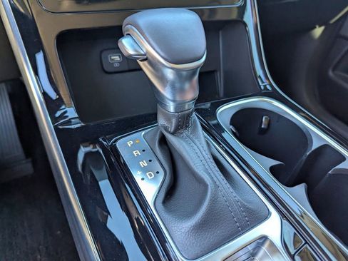 Certified 2024 Kia Carnival SX image 26