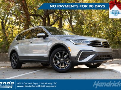 Used 2023 Volkswagen Tiguan SE w/ Panoramic Sunroof Package