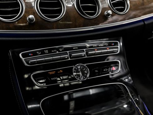 Used 2017 Mercedes-Benz E 300 image 25