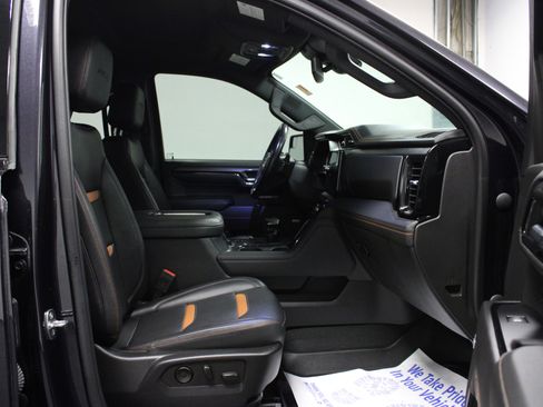 Used 2022 GMC Sierra 1500 AT4 w/ AT4 Preferred Package image 16