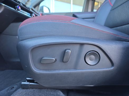 Used 2025 Chevrolet Equinox RS w/ Safety and Technology Package image 17