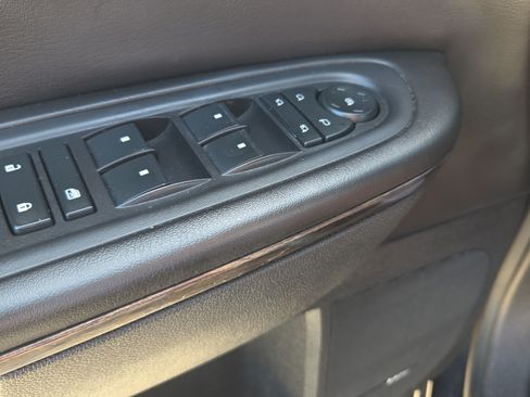 Used 2015 GMC Acadia Denali AWD/4WD image 28