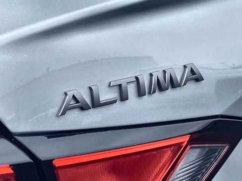 Used 2024 Nissan Altima 2.5 SV image 30