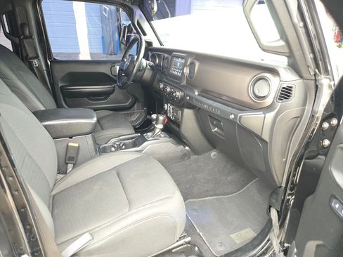 Used 2021 Jeep Wrangler Unlimited Sport AWD/4WD image 24