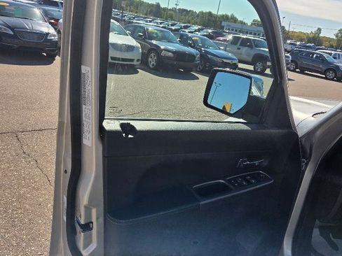 Used 2011 Jeep Liberty Limited Jet AWD/4WD image 10