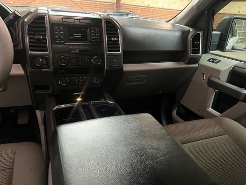Used 2015 Ford F150 XLT AWD/4WD image 25