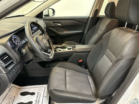 Certified 2024 Nissan Rogue SV image 4