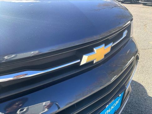 Used 2019 Chevrolet Trax LT w/ Sun & Sound Package image 30