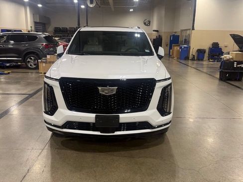 Used 2026 Cadillac Escalade Platinum Sport w/ LPO, ONYX Package AWD/4WD image 2
