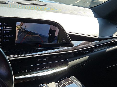 Used 2021 Cadillac Escalade ESV Sport AWD/4WD image 18