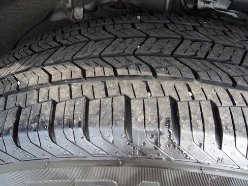 Used 2021 Nissan Rogue SV w/ Premium Package image 13