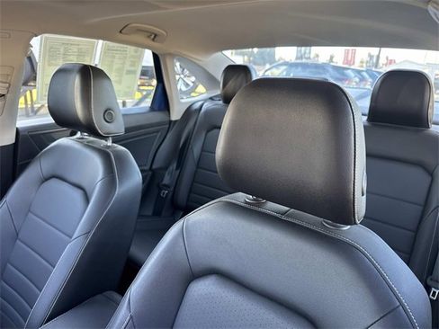 Used 2023 Volkswagen Jetta SE w/ Panoramic Sunroof Package image 23