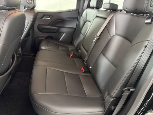 Used 2025 Chevrolet Colorado LT w/ LT Convenience Package AWD/4WD image 13