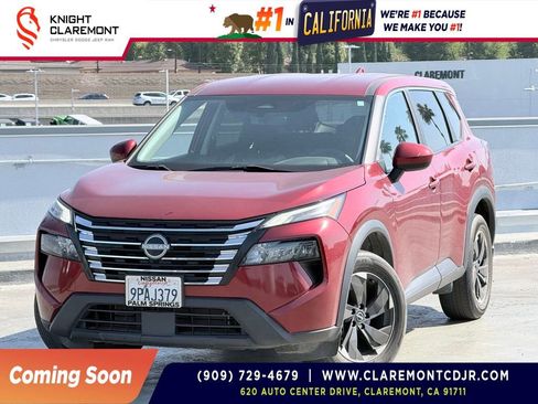 Used 2024 Nissan Rogue SV FWD image 1