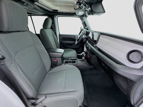 Used 2024 Jeep Wrangler Unlimited AWD/4WD image 19