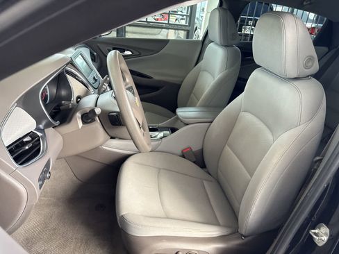 Used 2016 Chevrolet Malibu LT image 10