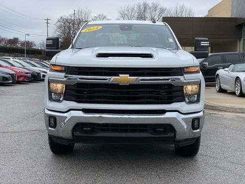 Used 2024 Chevrolet Silverado 2500 LT image 2