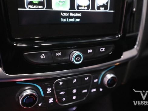 Used 2019 Chevrolet Traverse RS image 25